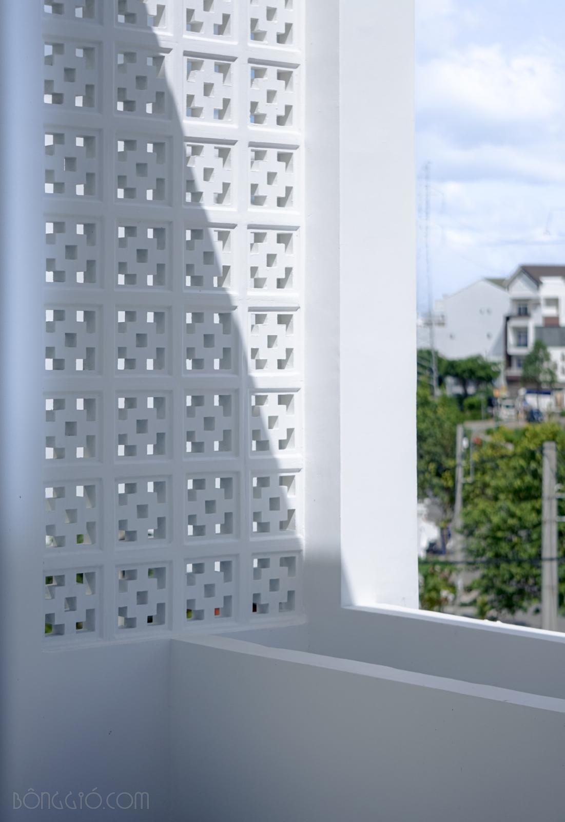 Vẻ Đẹp Độc Đáo Gạch Bông Gió | Sự Lựa Chọn Lý Tưởng Cho Không Gian Sống Xanh 42 Gạch thông gió 30x30 trang trí sân thượng nhà phố