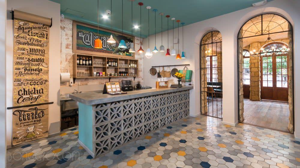 Trang Trí Quầy Bar Bằng Gạch Thông Gió, Lạ, Độc Đáo, Tạo Ấn Tượng Mạnh 55 Quầy bar pha chế quán cafe được trang trí bằng bông gió xi măng đơn giản