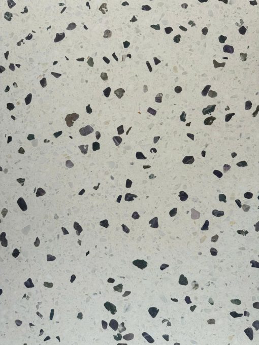 Gạch đá mài thạch anh xám nâu 20mm và đá trắng sữa 2-3mm nền trắng thuần tuý ST01-TAVD20