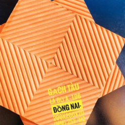 Gạch tàu dừa 20 là loại gạch được ưa chuộng nhờ vào vẻ đẹp tự nhiên và tính năng bền bỉ