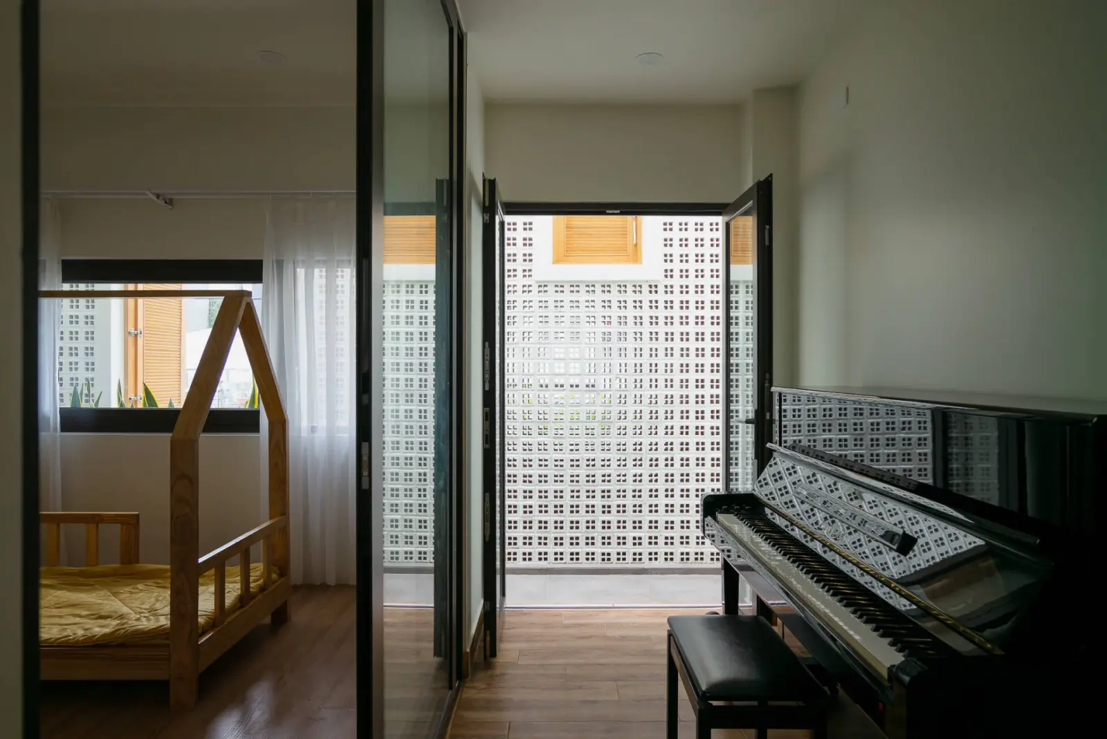 Bông gió 4 lỗ trang trí đẹp Bông gió 4 lỗ trang trí đẹp