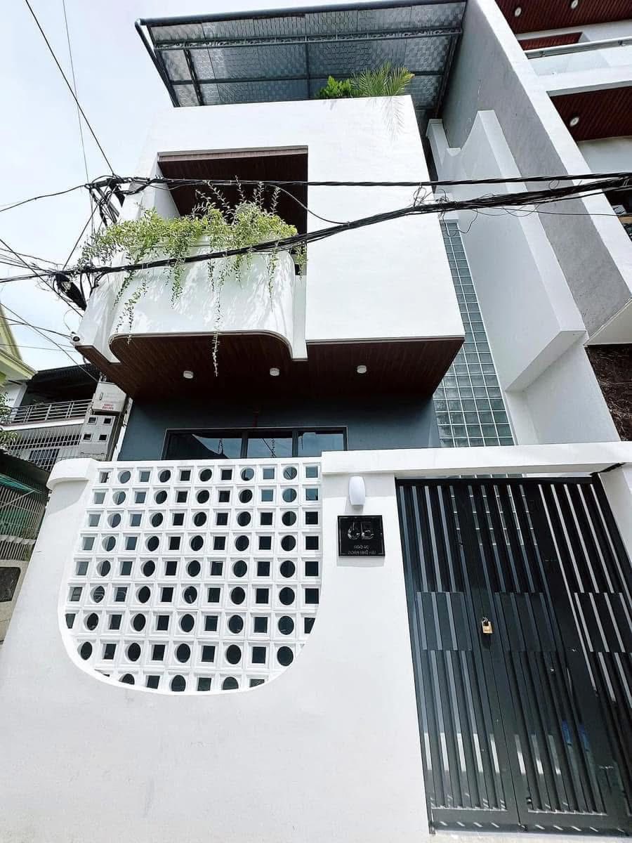 Trang chủ - Gạch bông gió CST, Gạch thông gió 28 Gạch lỗ tròn đơn giản trang trí cổng nhà